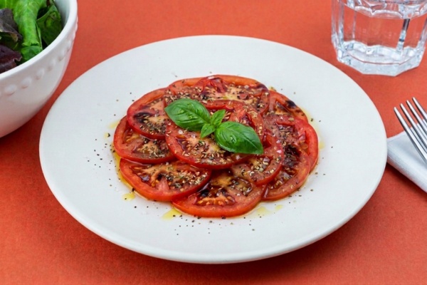 Carpaccio di pomodoro cuore di bue
