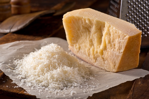 Formaggio grattugiato fresco (100 g)