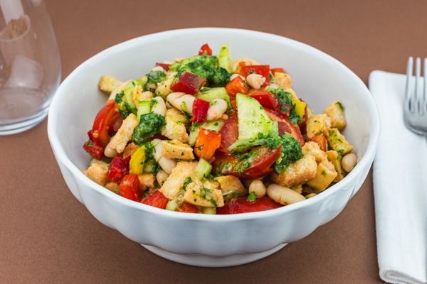 Insalata di cannellini e cruditè di verdure