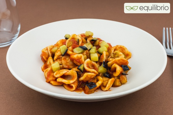 Orecchiette con sugo di melanzane