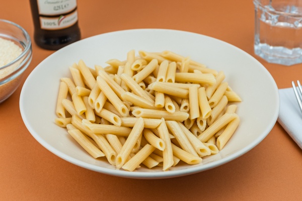 Pasta corta bianca