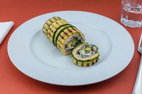 Rotolo di zucchine ripieno