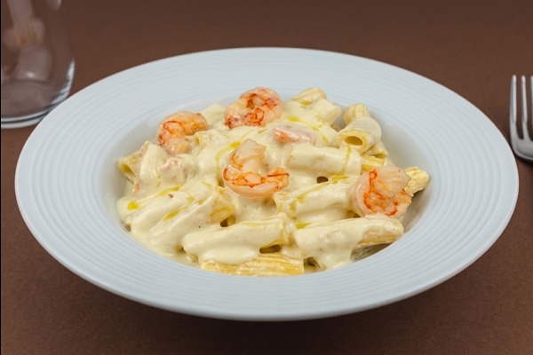 Tortiglioni con ricotta, zafferano e code di gambero