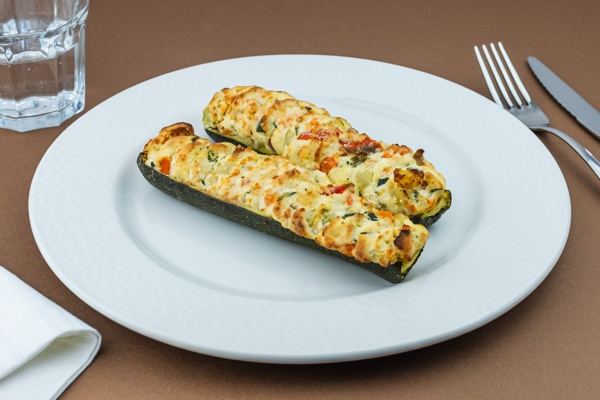 Zucchina ripiena vegetariana